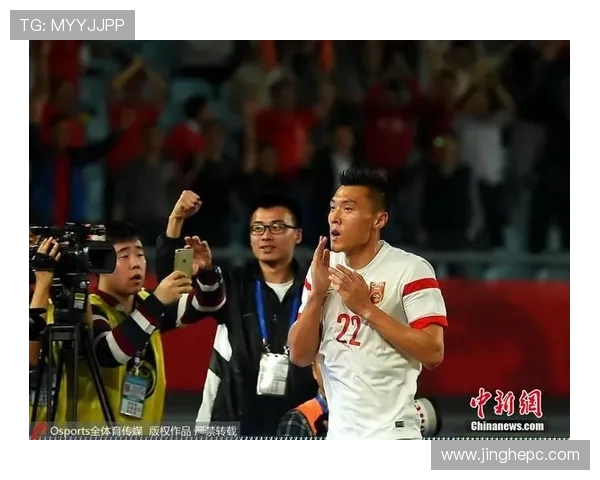 中国男足迎战突尼斯力争胜利展现实力与团队精神